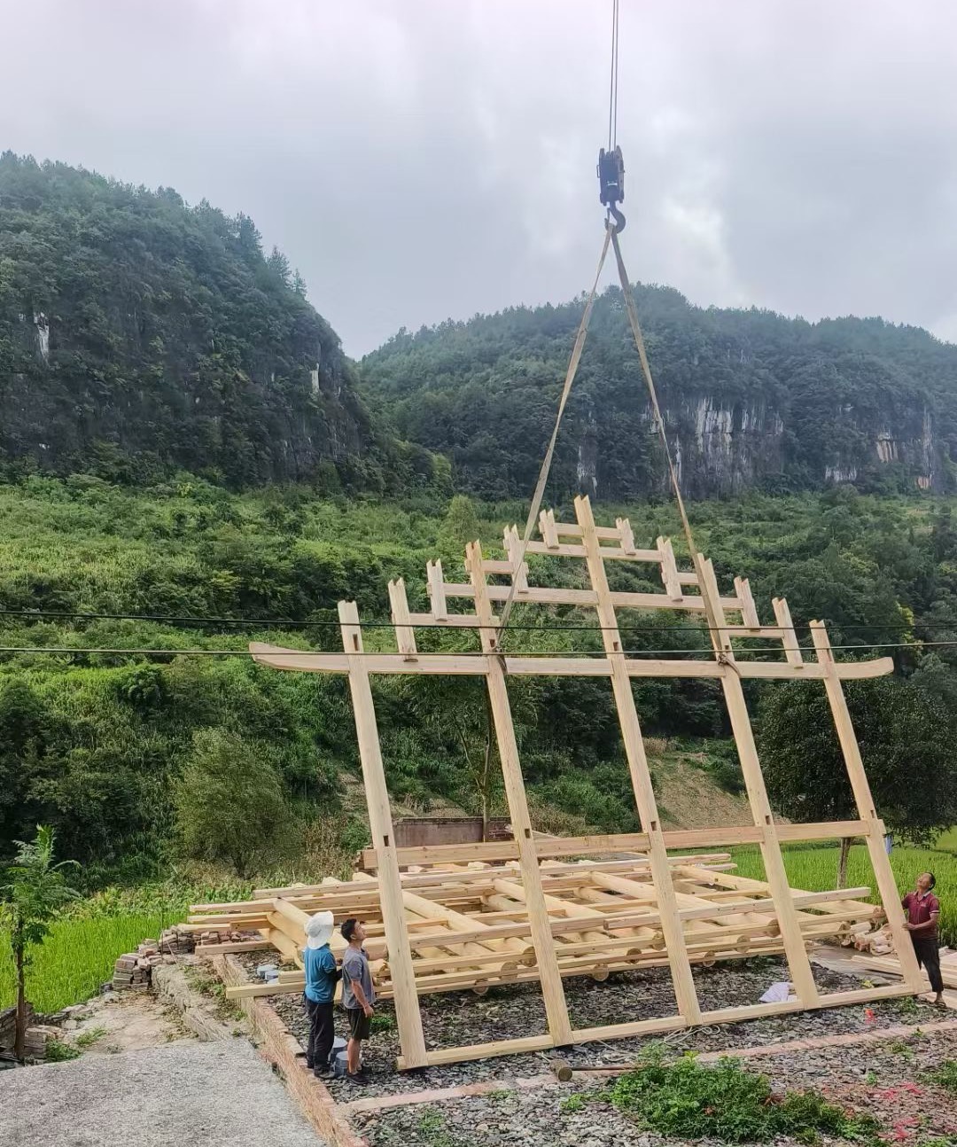 头屯河区汽车吊出租公司怎么保证发动机散热问题