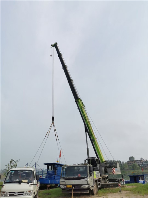 头屯河区桥梁建设吊装案例